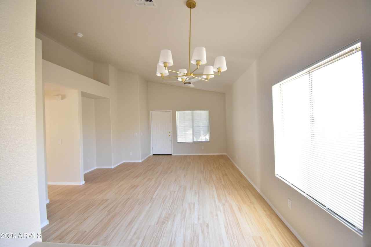 3511 W Morse Ct - Photo 5 of 13