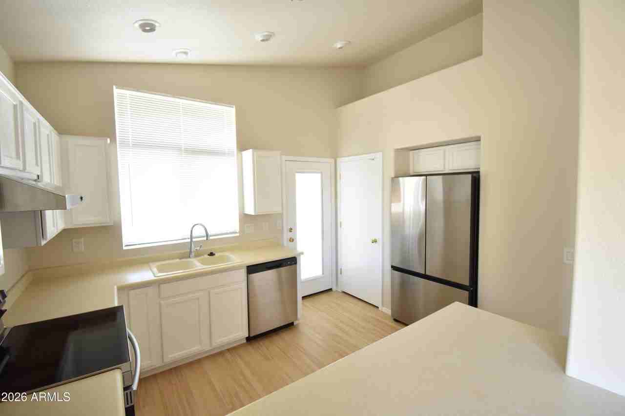 3511 W Morse Ct - Photo 6 of 13