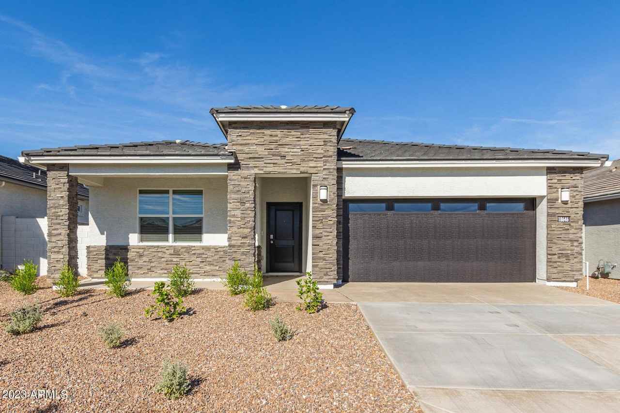 18646 W Buckskin Trl - Photo 2 of 32
