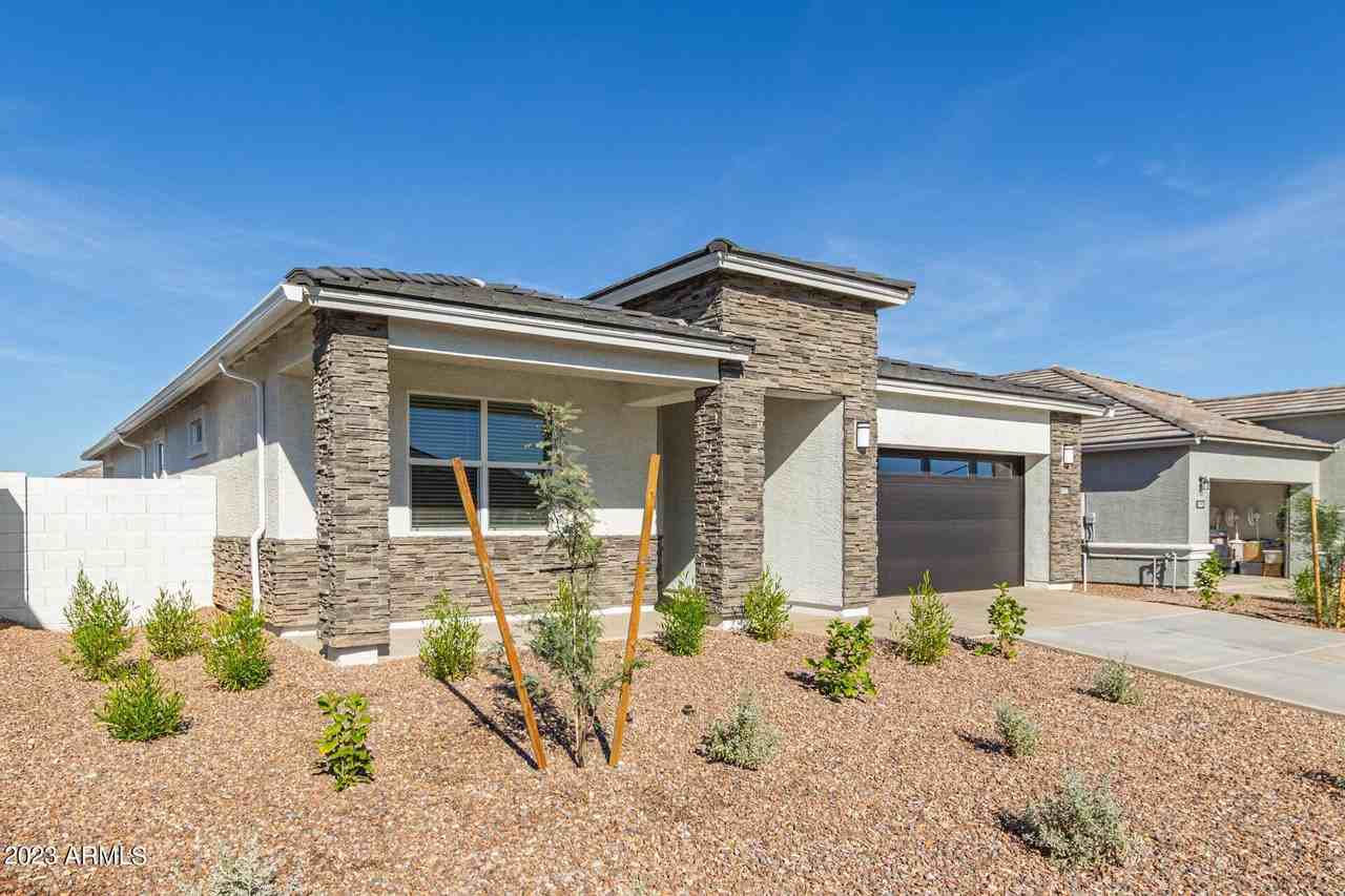 18646 W Buckskin Trl - Photo 4 of 32