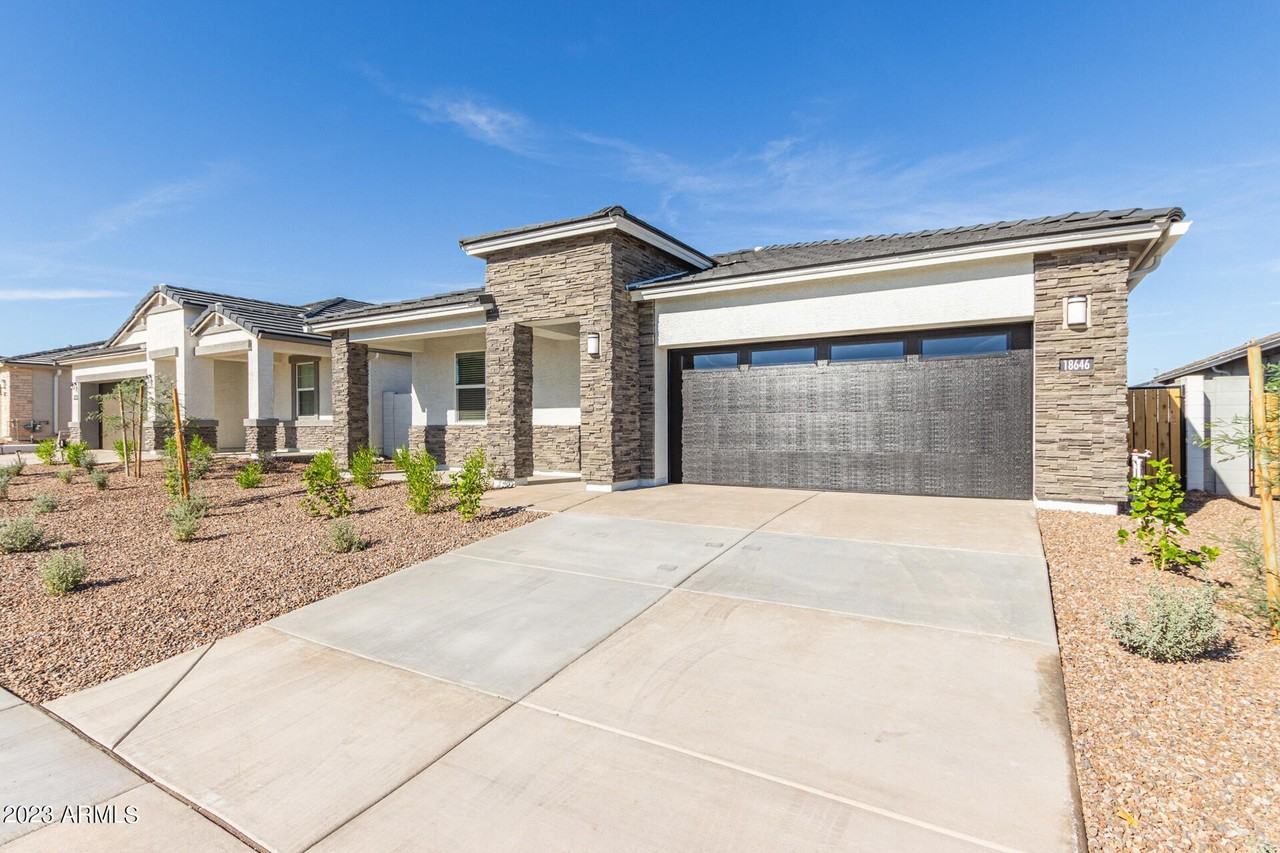 18646 W Buckskin Trl - Photo 5 of 32