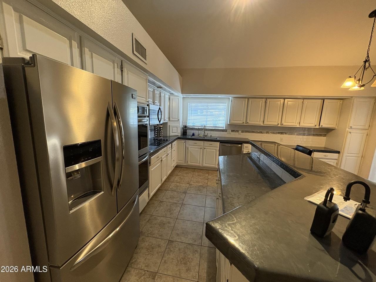 7035 W Morrow Dr - Photo 5 of 21