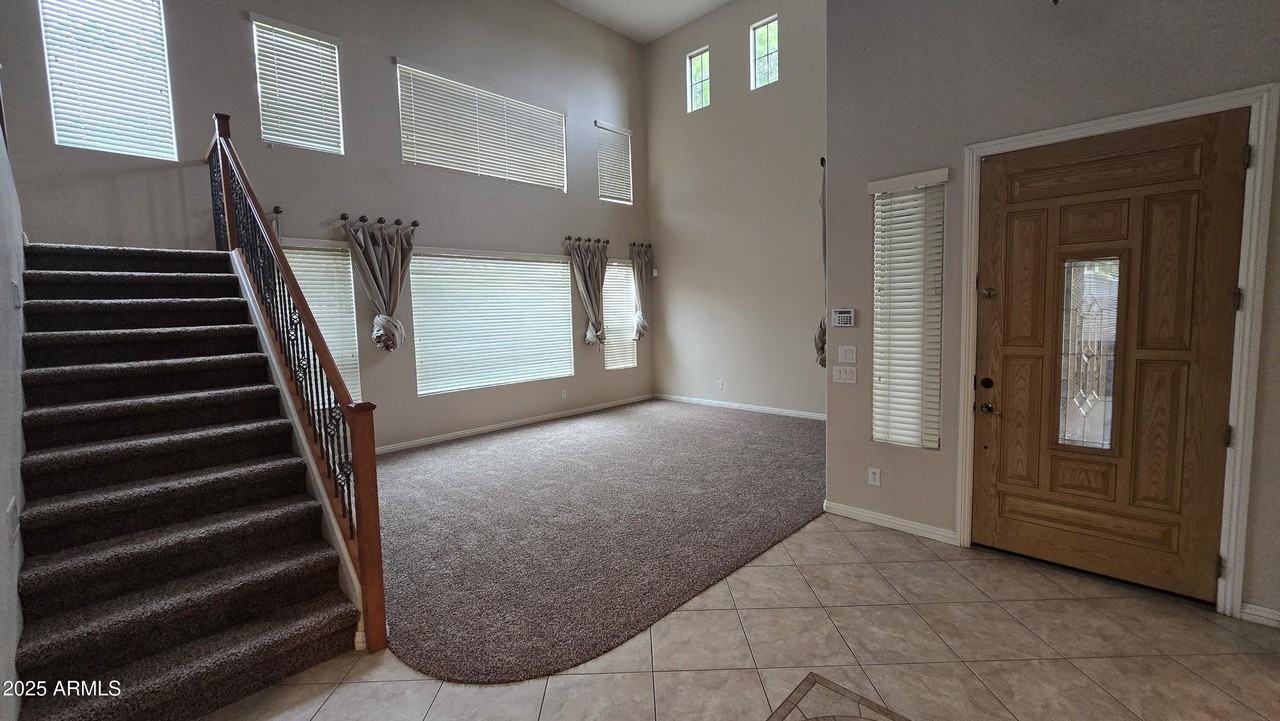 7318 N Kirsten Ave - Photo 7 of 48