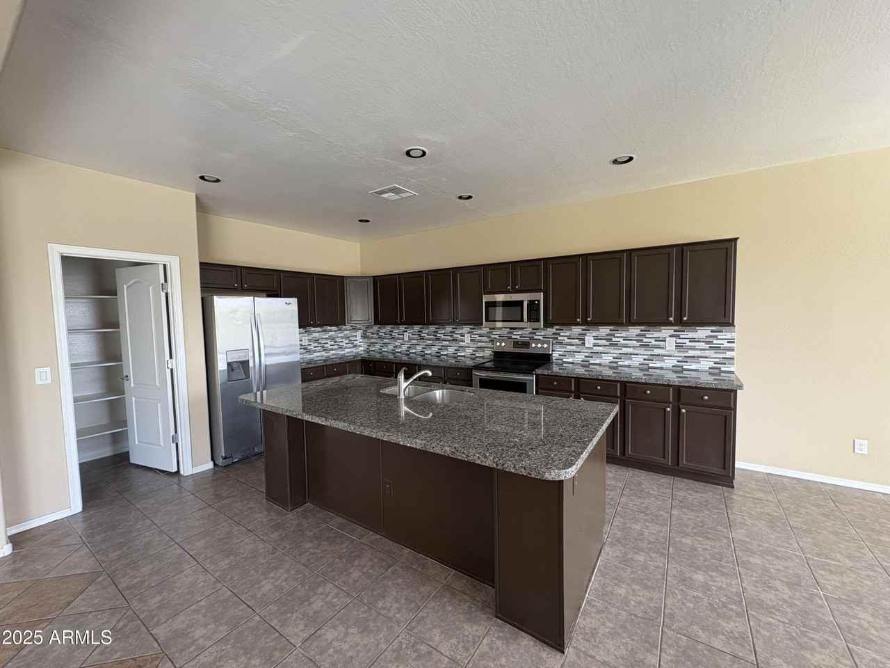 2703 E Zion Way - Photo 5 of 25