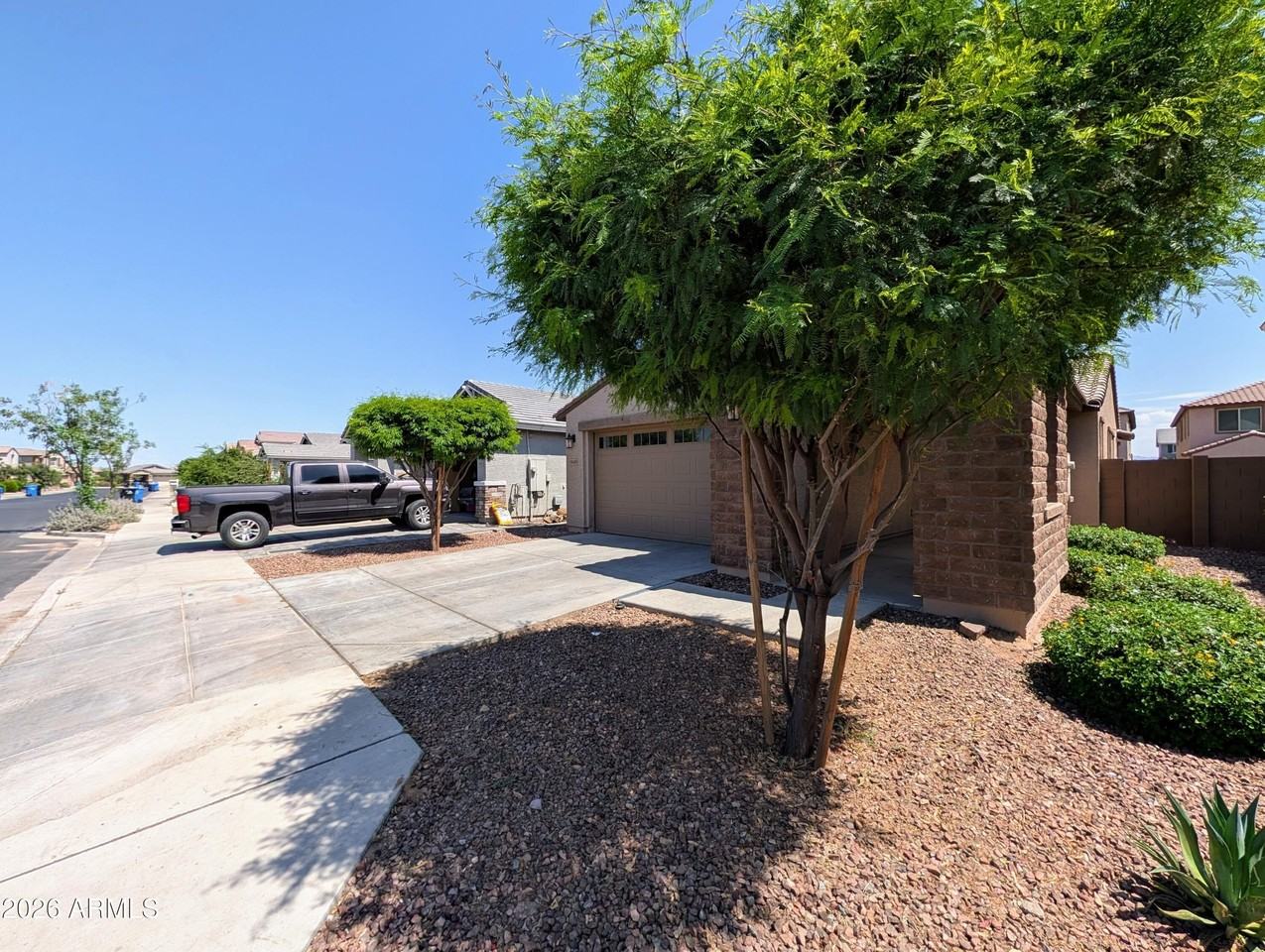 9509 W Sells Dr - Photo 2 of 50