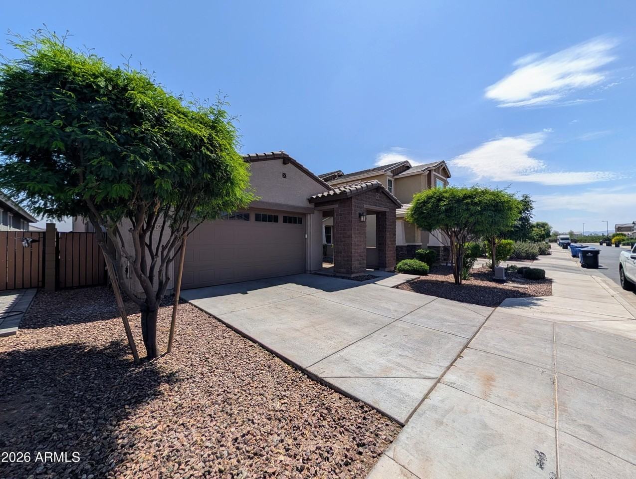 9509 W Sells Dr - Photo 4 of 50