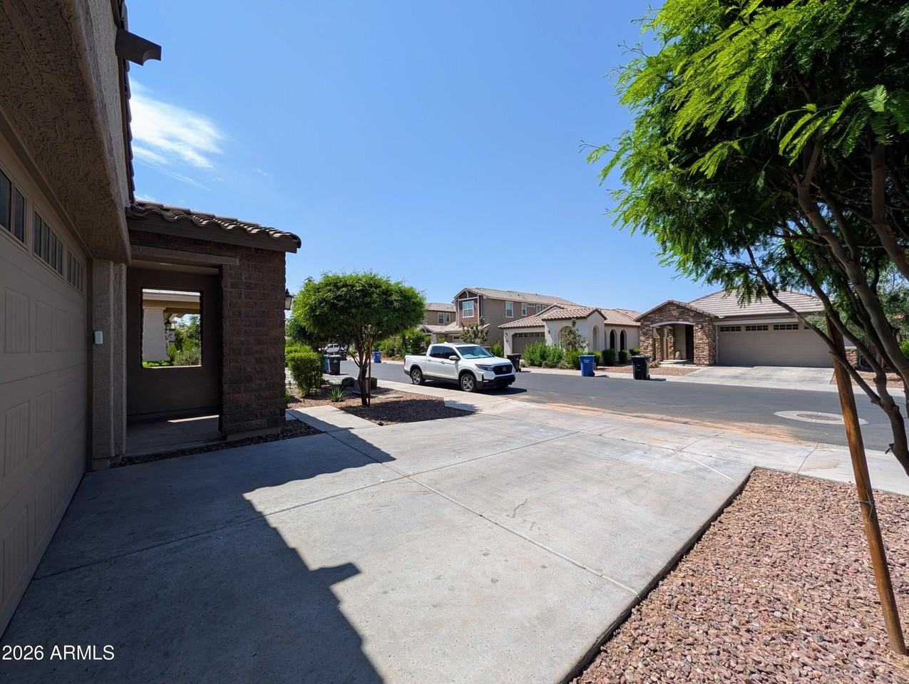 9509 W Sells Dr - Photo 5 of 50