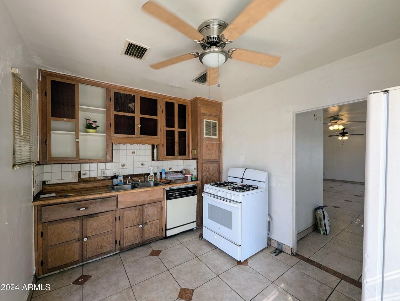1314 W Whitton Ave - Photo 7 of 43