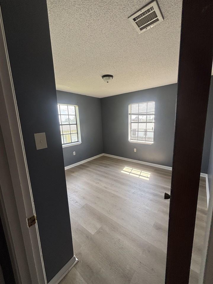 1200 Arms St - Photo 6 of 7