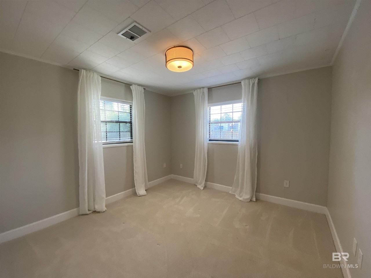 105 Sara Ave N - Photo 5 of 13