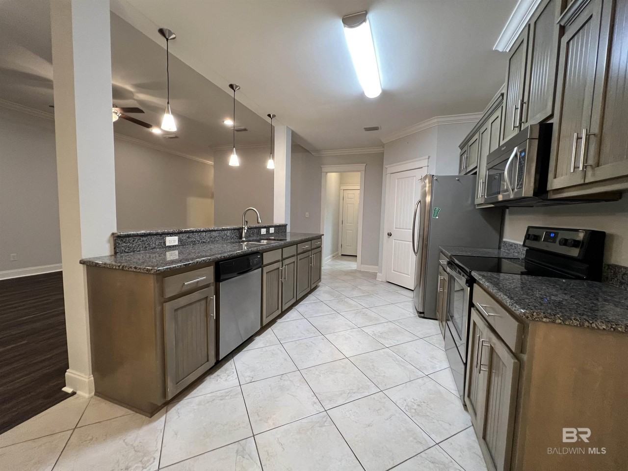 7700 Kari Ln - Photo 3 of 15