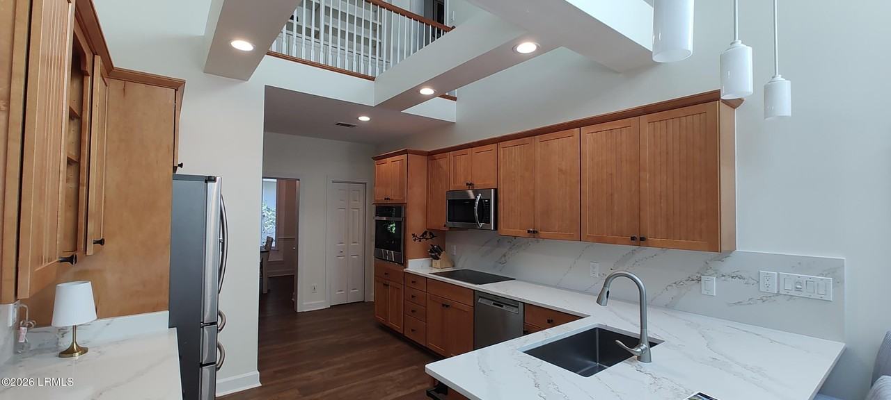 1119 Palmetto Pt - Photo 3 of 36