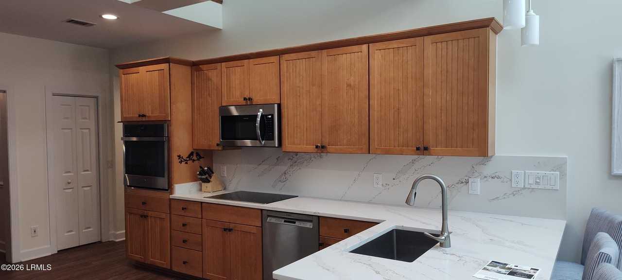 1119 Palmetto Pt - Photo 7 of 36