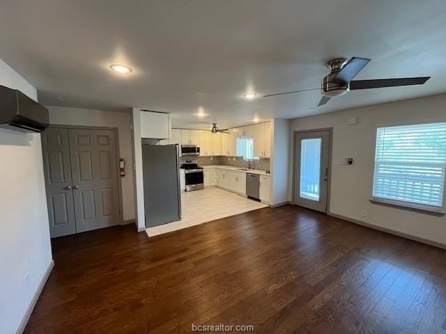 10328 N Dowling Rd - Photo 4 of 19