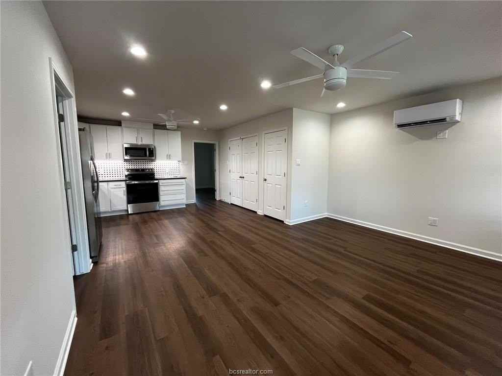 10336 N Dowling Rd - Photo 2 of 10