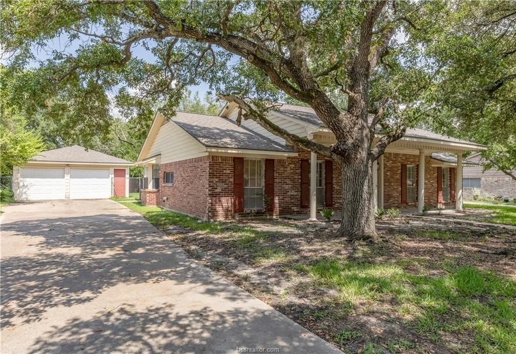 1803 Leona Dr - Photo 2 of 17