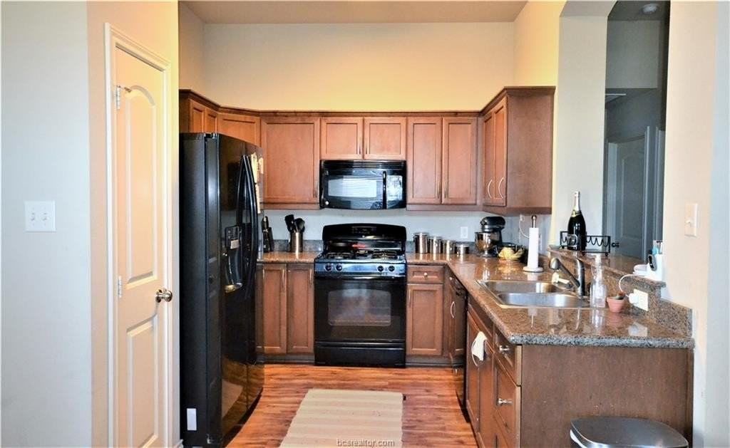 2814 Silver Oak Dr - Photo 4 of 11