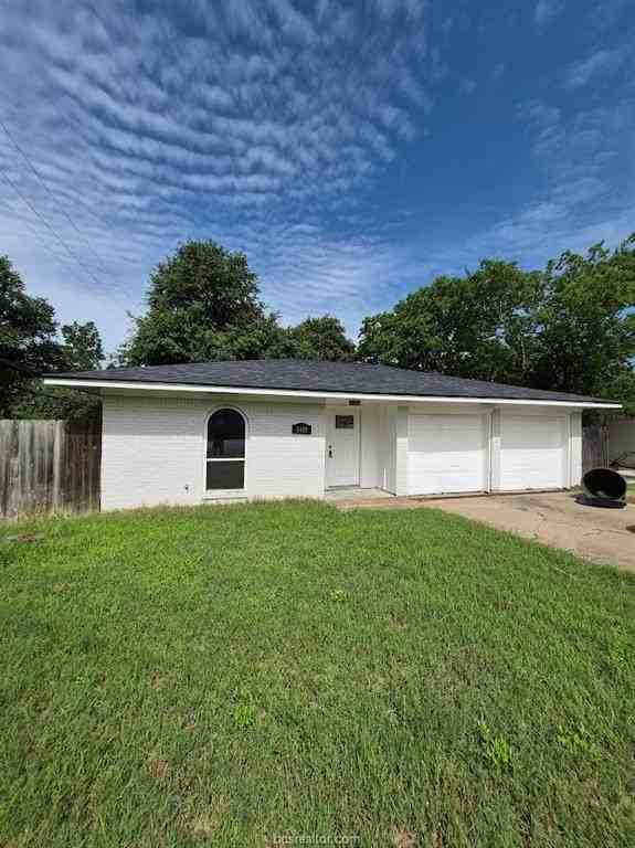 1409 Broadmoor Dr - Photo 2 of 15