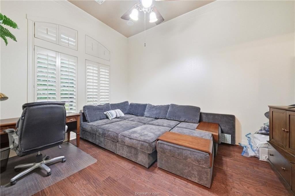 2404 Lancaster Ct - Photo 6 of 31