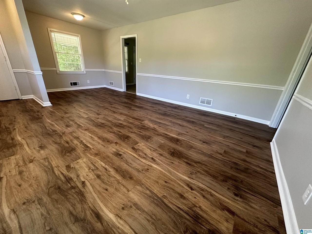 2228 5th St Ne - Photo 4 of 8