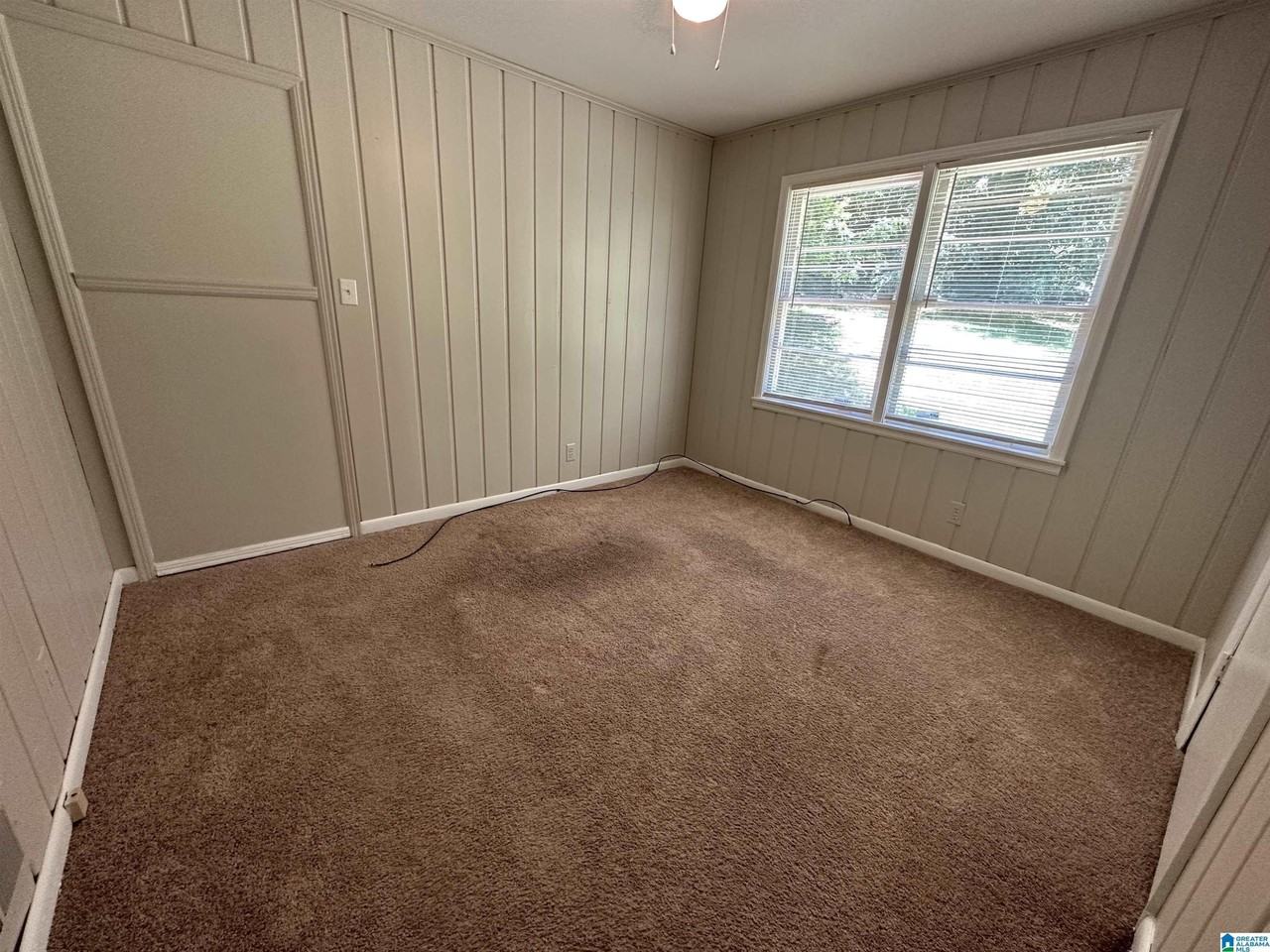 2228 5th St Ne - Photo 5 of 8