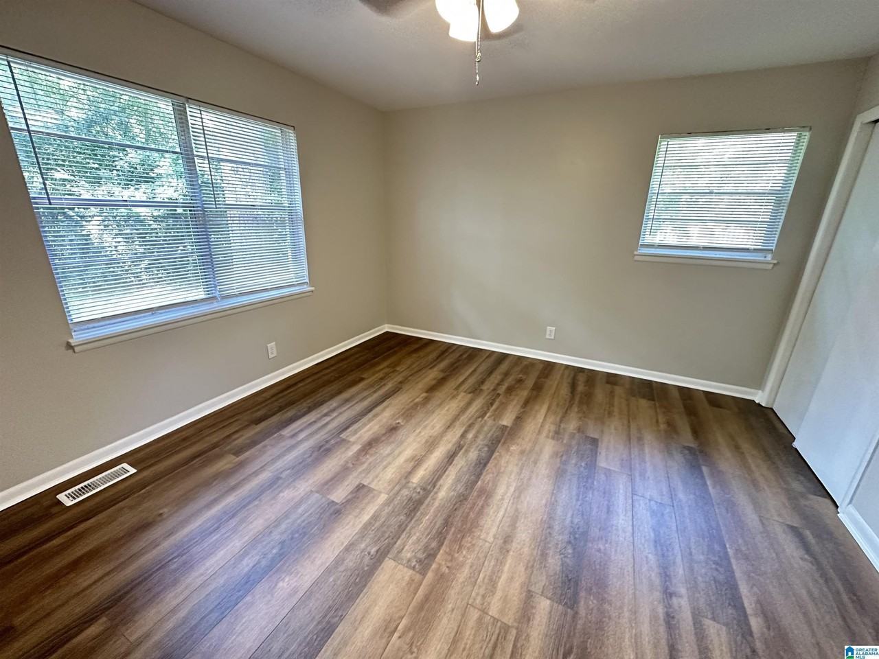 6220 Cole Ave - Photo 5 of 6