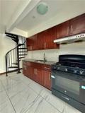 837 55th St #4R - Photo 1 of 1