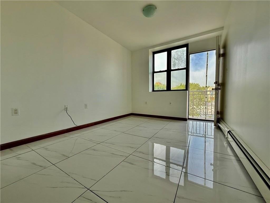 837 55th St #4R - Photo 2 of 10