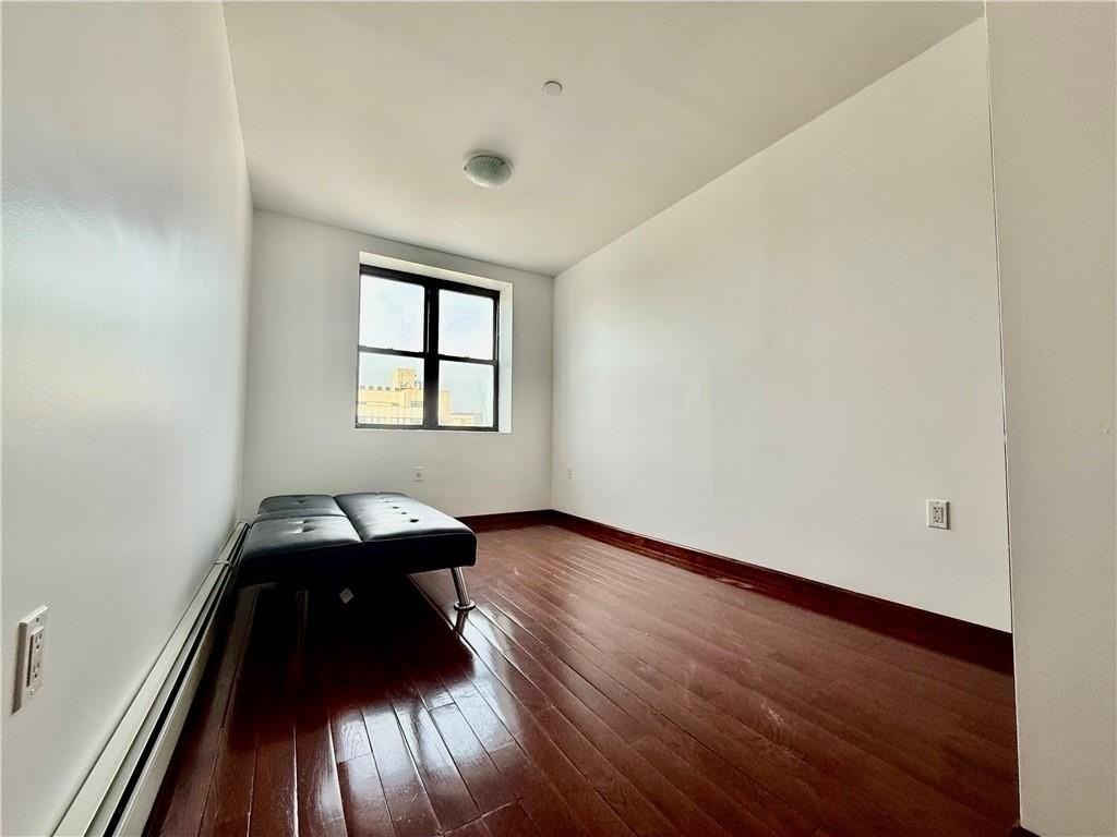 837 55th St #4R - Photo 4 of 10
