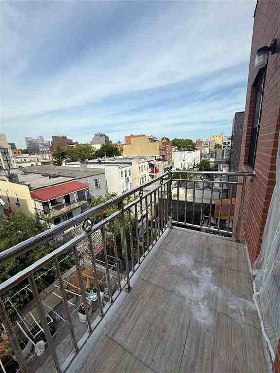 837 55th St #4R - Photo 6 of 10