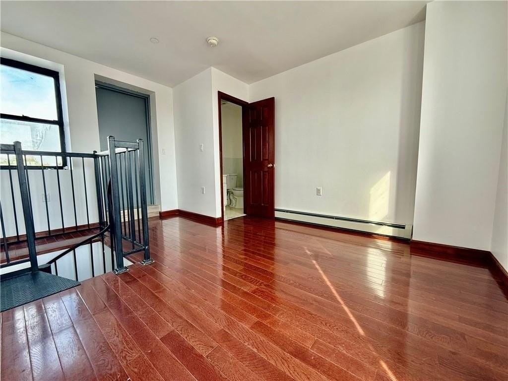 837 55th St #4R - Photo 7 of 10