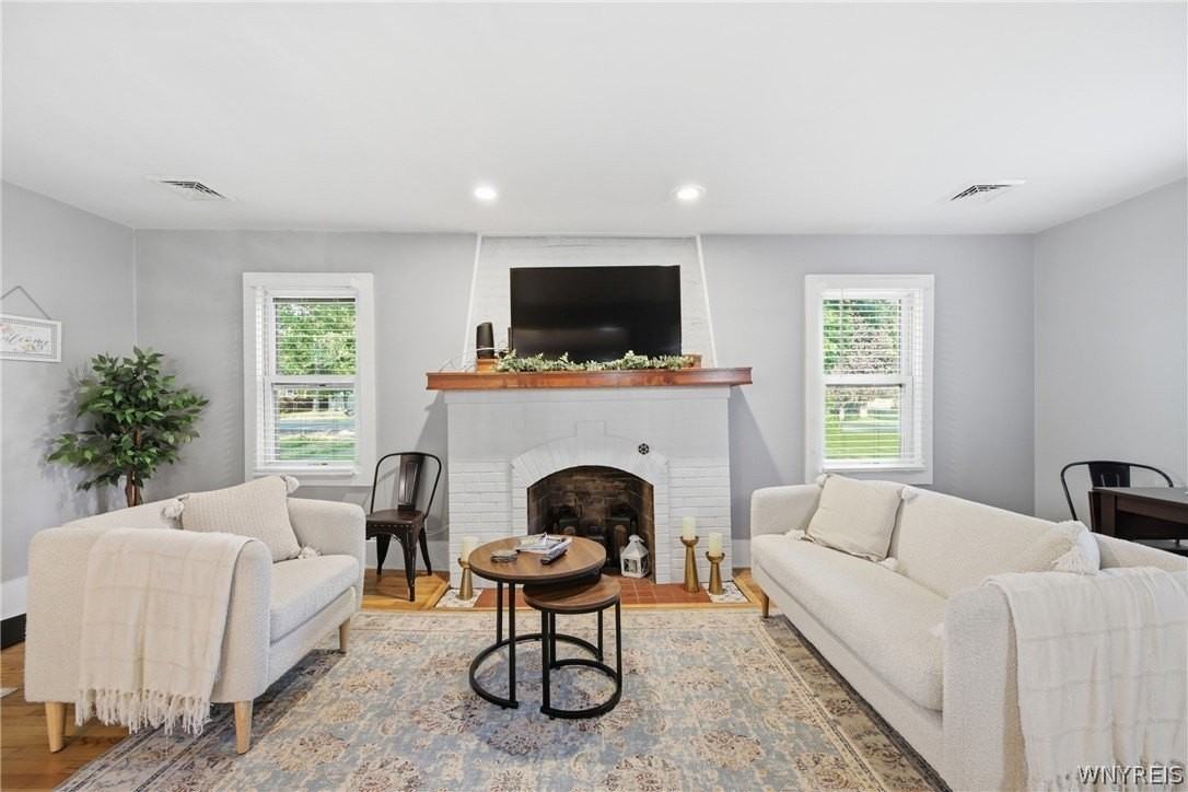 528 Ward Rd - Photo 6 of 25