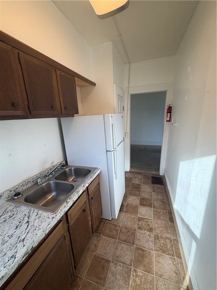 1056 Walnut St #2 - Photo 4 of 5