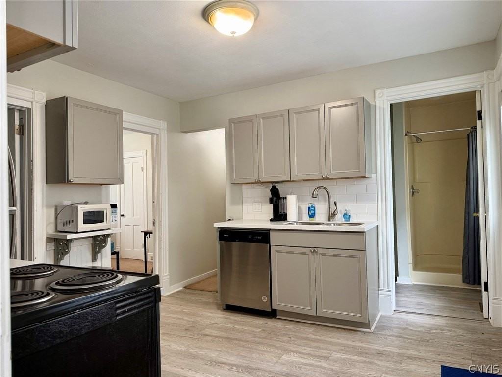 10 Maple Ave - Photo 3 of 10