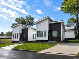 718 W Short 32nd St - Photo 1 of 1