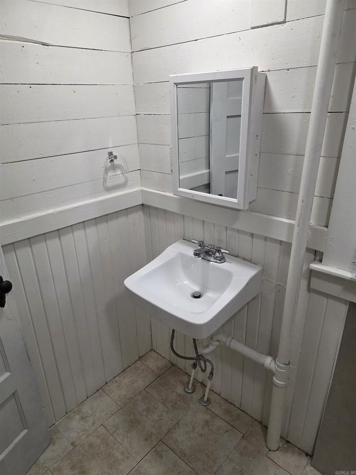 3519 Pike Ave #B - Photo 5 of 6