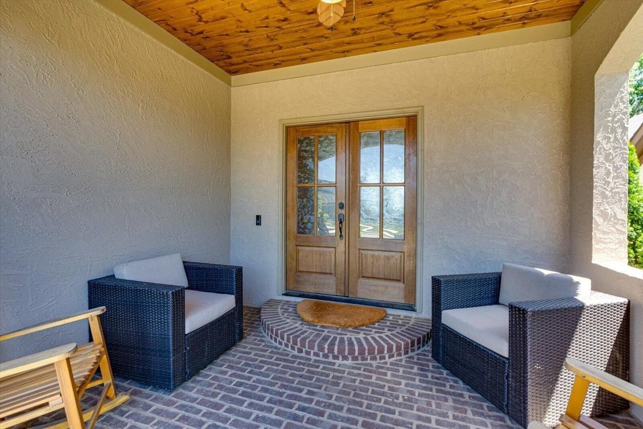 9261 Skyfall Dr - Photo 4 of 35