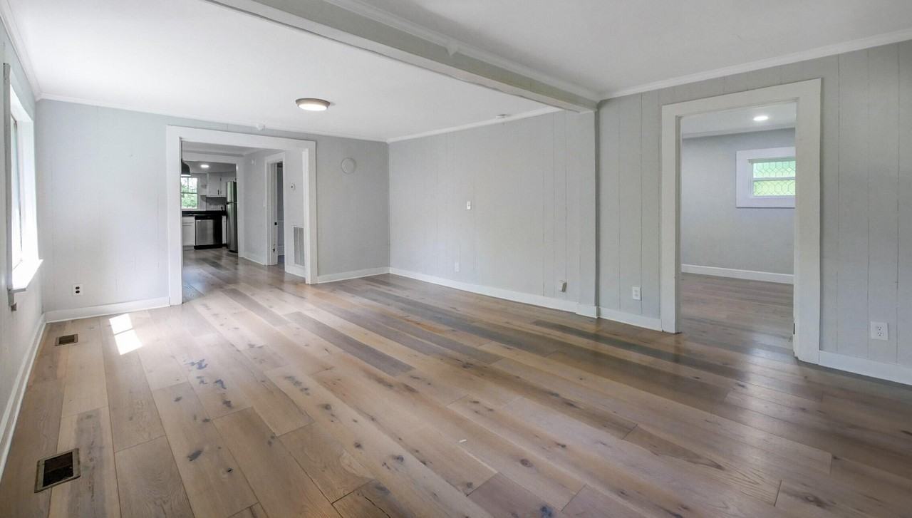 219 Vreeland St - Photo 4 of 30