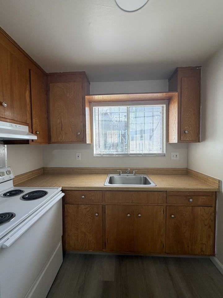2333 Humboldt Avenue - Photo 7 of 11