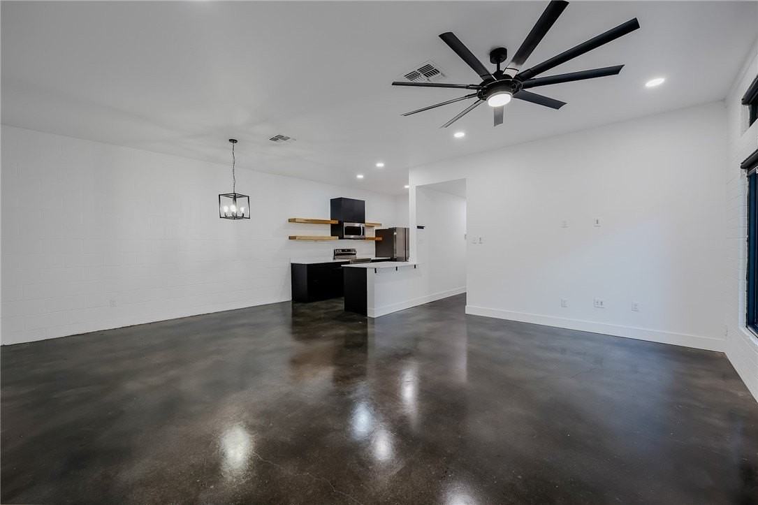 626 Glazebrook St #B - Photo 2 of 21