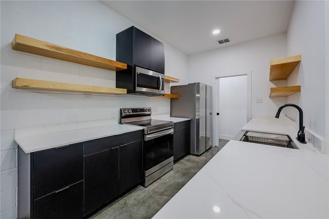 626 Glazebrook St #B - Photo 6 of 21