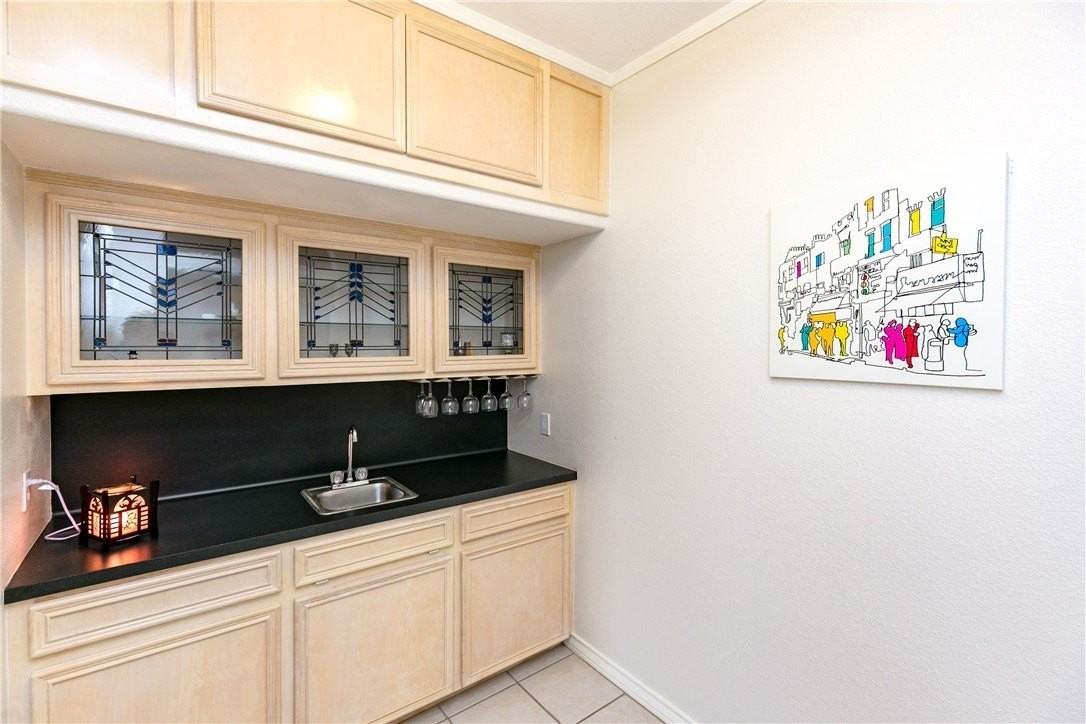 7005 Madiera Dr - Photo 3 of 28