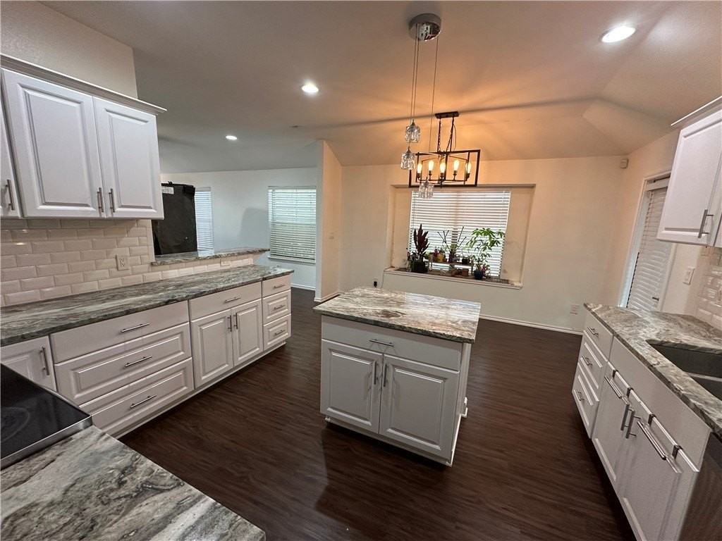 7822 Fox Dr - Photo 3 of 27