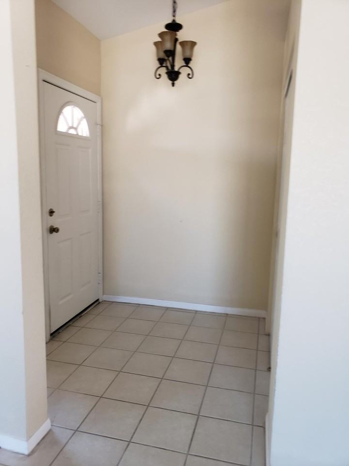 68412 Descanso Cir - Photo 4 of 44