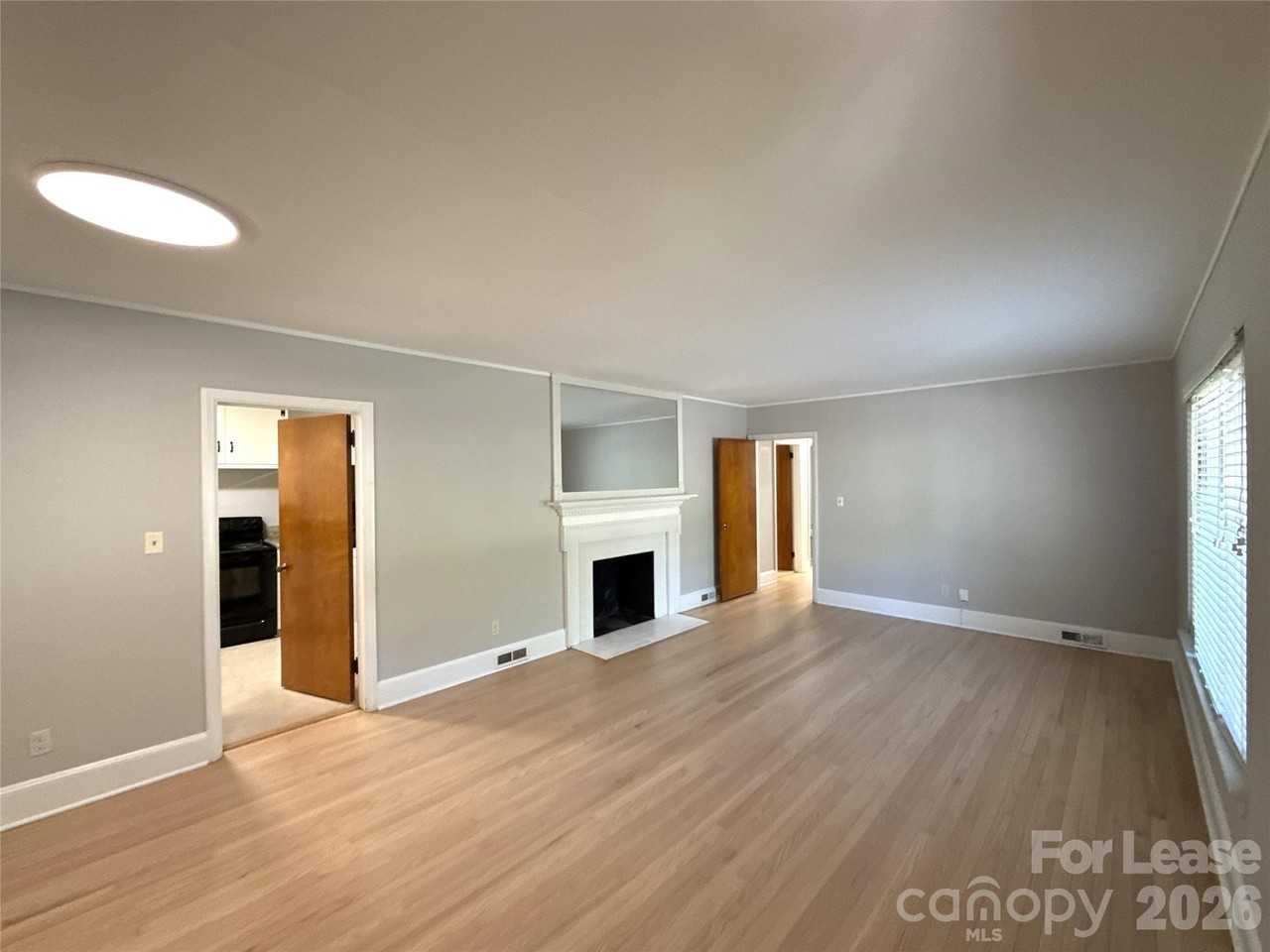 932 Hickory Nut St - Photo 2 of 18