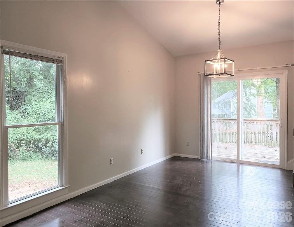 3317 Windsor Dr - Photo 2 of 20