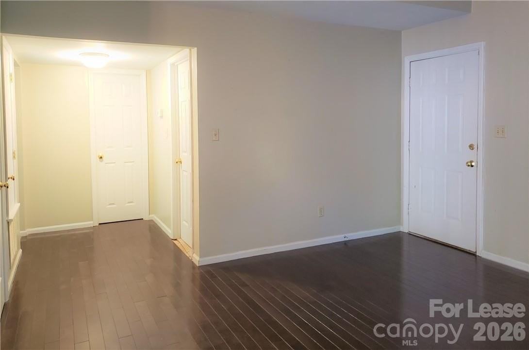 3317 Windsor Dr - Photo 5 of 20