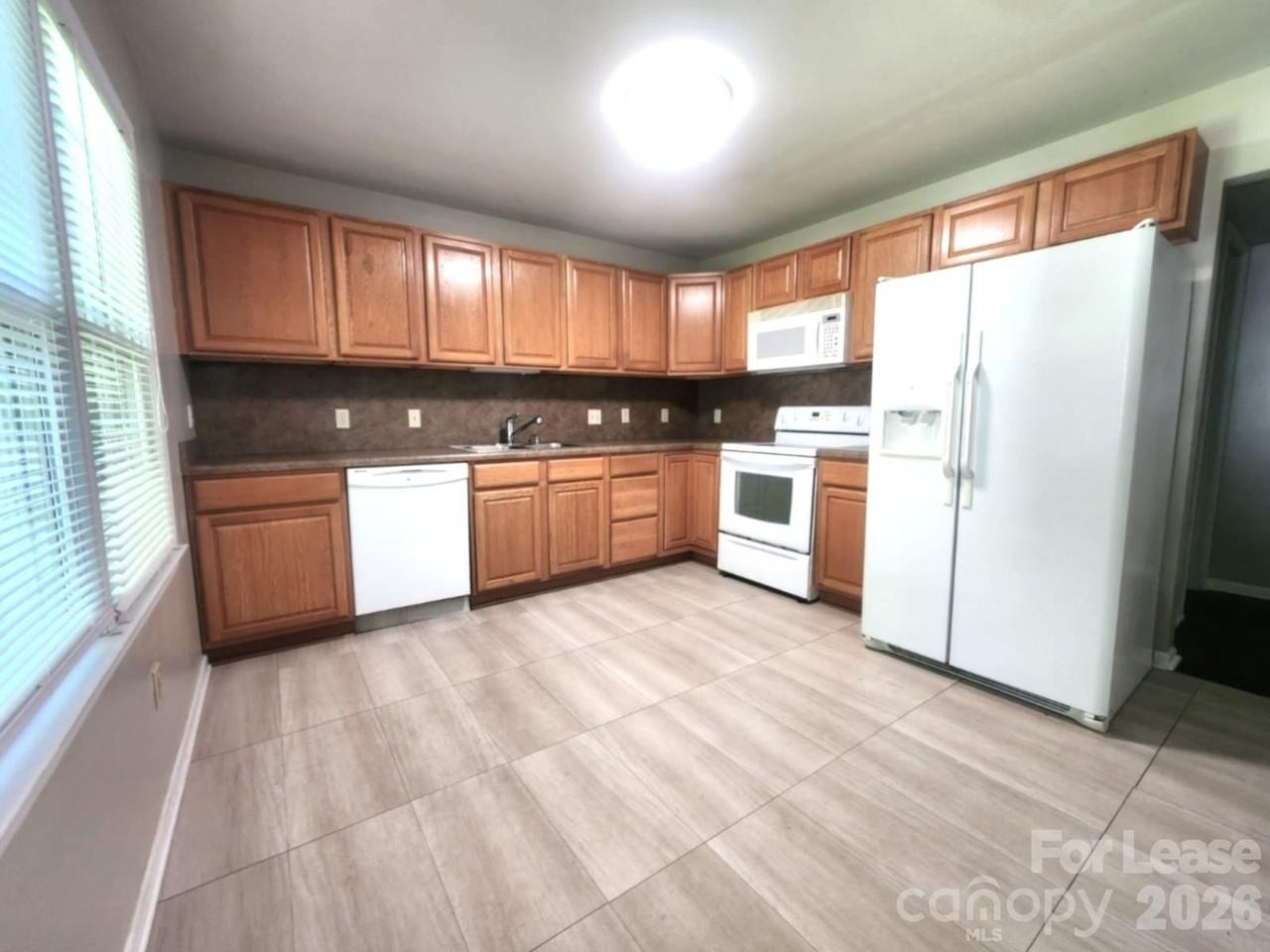 3317 Windsor Dr - Photo 6 of 20