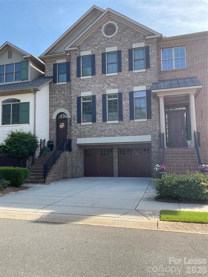 6421 Fairway Row Ln - Photo 2 of 25