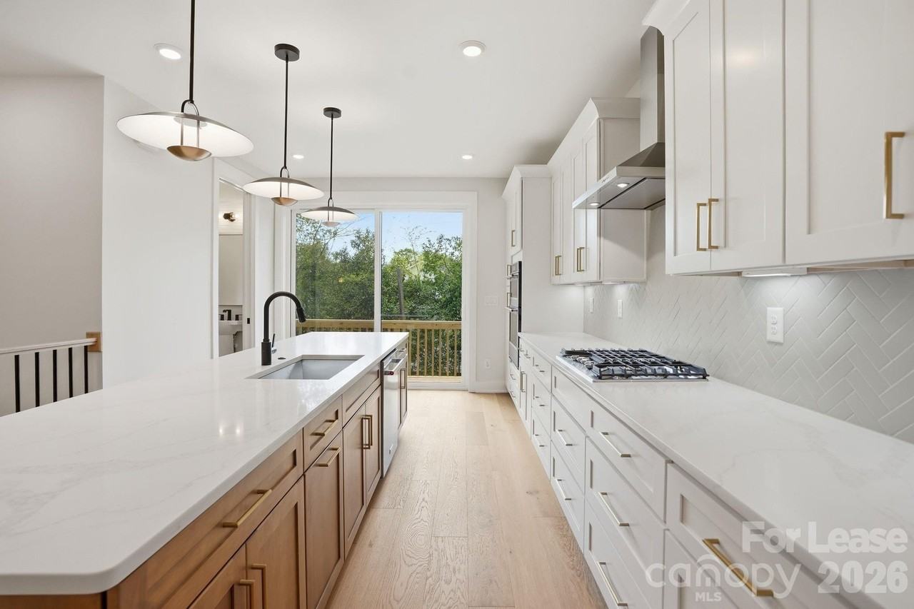 144 Mattoon St - Photo 3 of 22